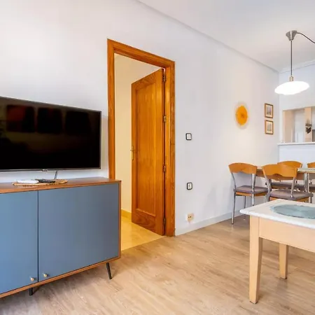 098 Acogedor Con El Balcon Y Wifi *